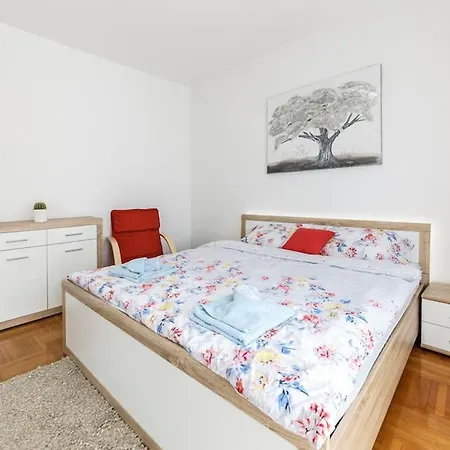 Beautiful For Rest And Restful Sleep Lägenhet Pula