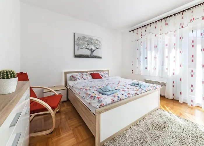 Beautiful For Rest And Restful Sleep Pula