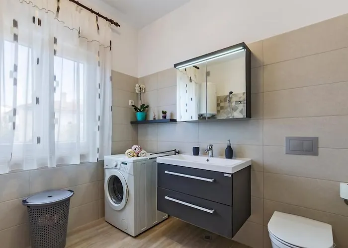 Beautiful For Rest And Restful Sleep Pula