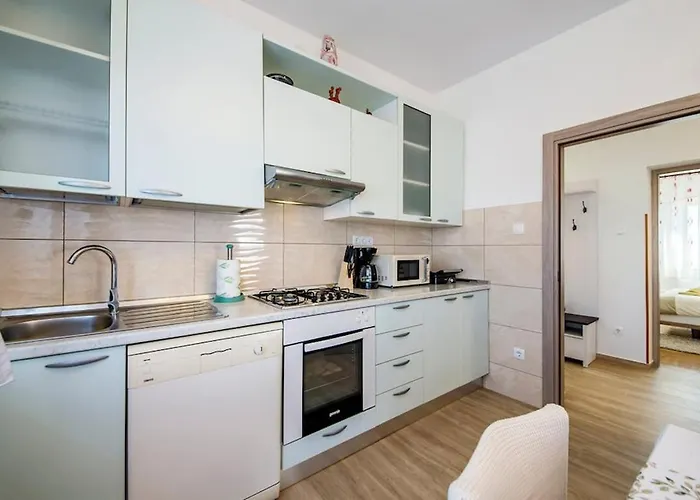 Beautiful For Rest And Restful Sleep Apartament Pula