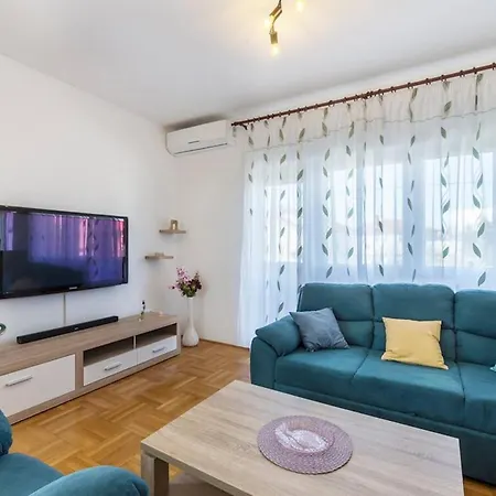 Apartment Beautiful For Rest And Restful Sleep Pula